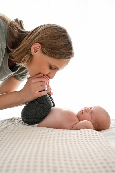 Natural Newborn Photography for families who want It to feel real